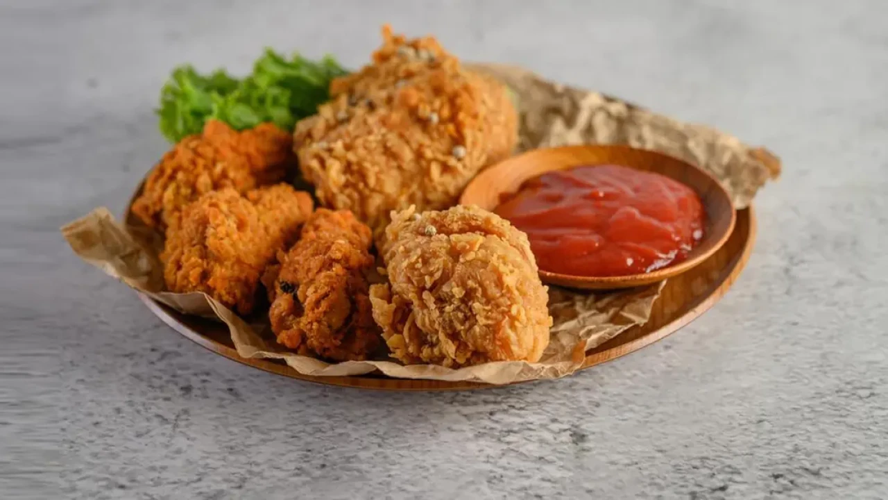 ভাজাপোড়া খাওয়ার পর শরীর সুস্থ রাখতে যা করবেন