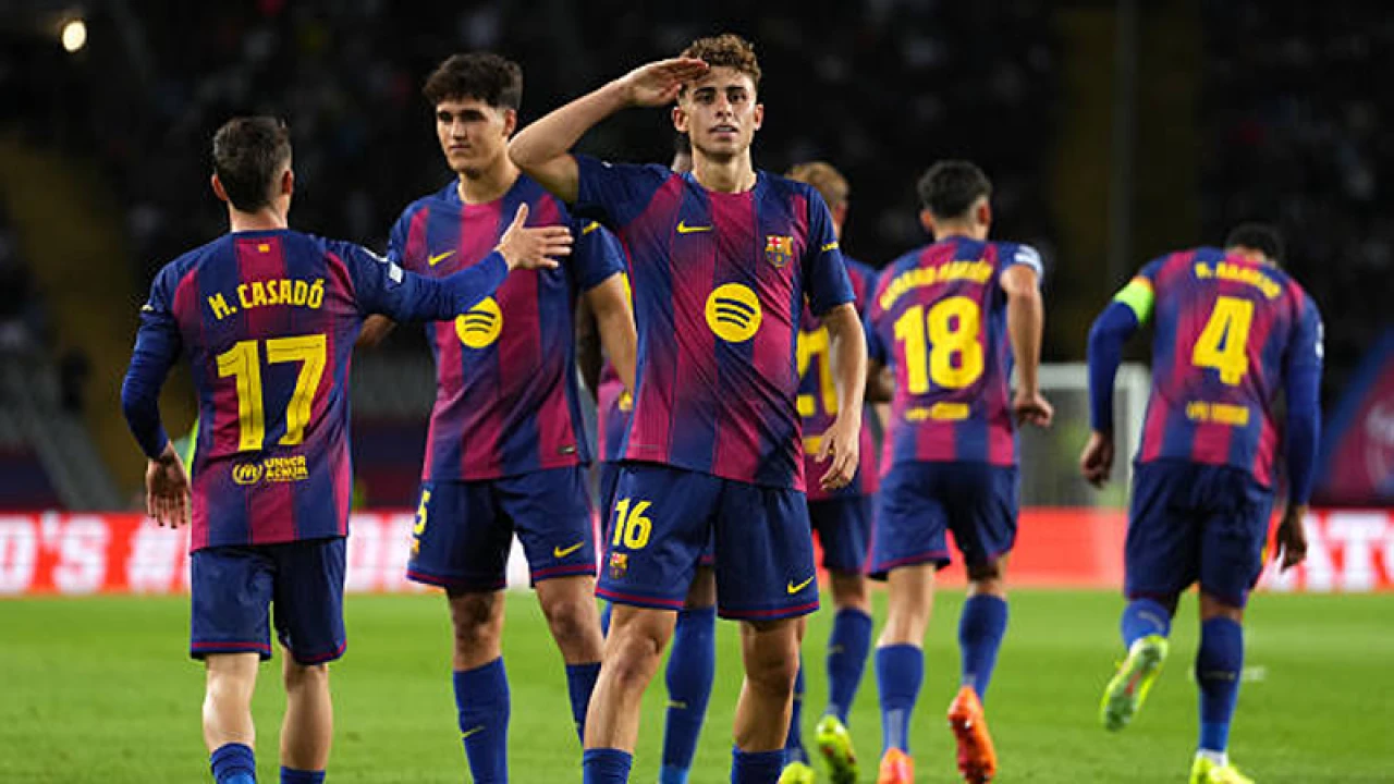 লোপেজের হ্যাটট্রিকে বার্সার গোলবন্যা