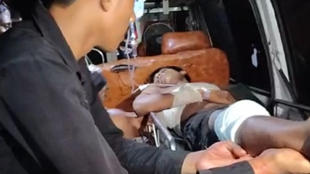 বাউফলে খেলাধুলা নিয়ে বিরোধে শিক্ষার্থীকে কুপিয়ে জখম