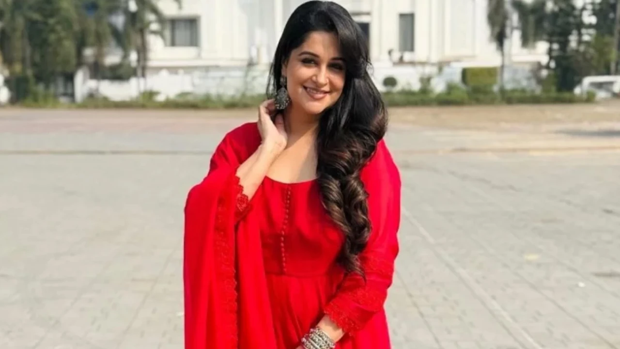 ক্যানসার চিকিৎসা চলাকালীন নতুন সমস্যায় দীপিকা