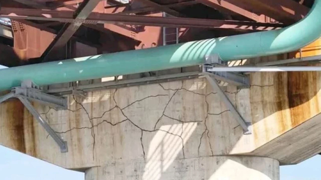 যমুনা রেলসেতুর পিলারে ফাটল, ব্যাখ্যা দিল কর্তৃপক্ষ
