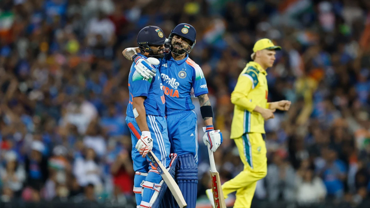 রোহিতের ৩৩তম সেঞ্চুরিতে অস্ট্রেলিয়াকে উড়িয়ে ভারতের সান্ত্বনার জয়