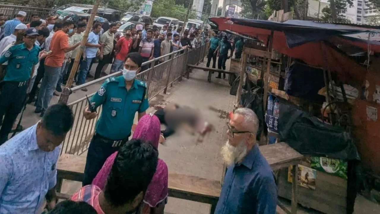 ফার্মগেটে মেট্রোরেলের বিয়ারিং প্যাড পড়ে পথচারী নিহত