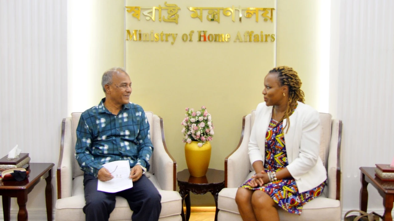 অবাধ, সুষ্ঠু ও নিরপেক্ষ নির্বাচন উপহার দিতে সরকার প্রস্তুত: স্বরাষ্ট্র উপদেষ্টা 