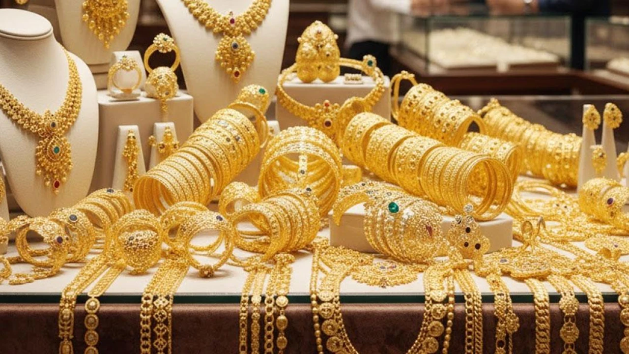 আবারও স্বর্ণের দামে বড় পতন, আজ থেকেই কার্যকর