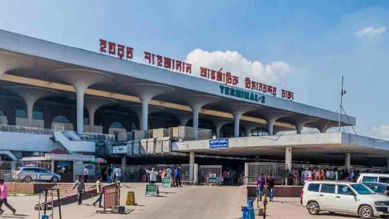 আট বিমানবন্দরে বাণিজ্যিক স্থানের ইজারা প্রদান স্থগিত