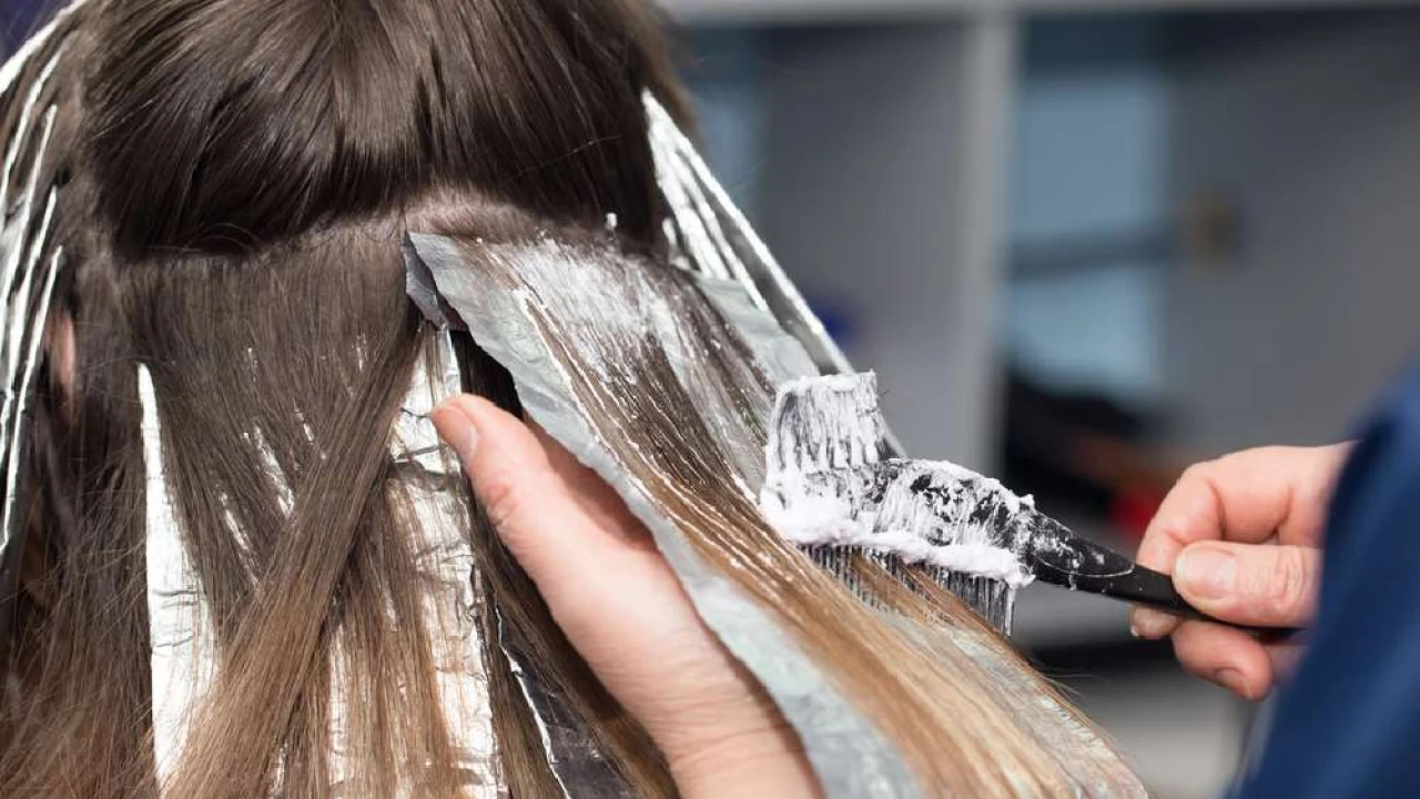 চুলে রং করা থাকলে ওজু-গোসল শুদ্ধ হবে?