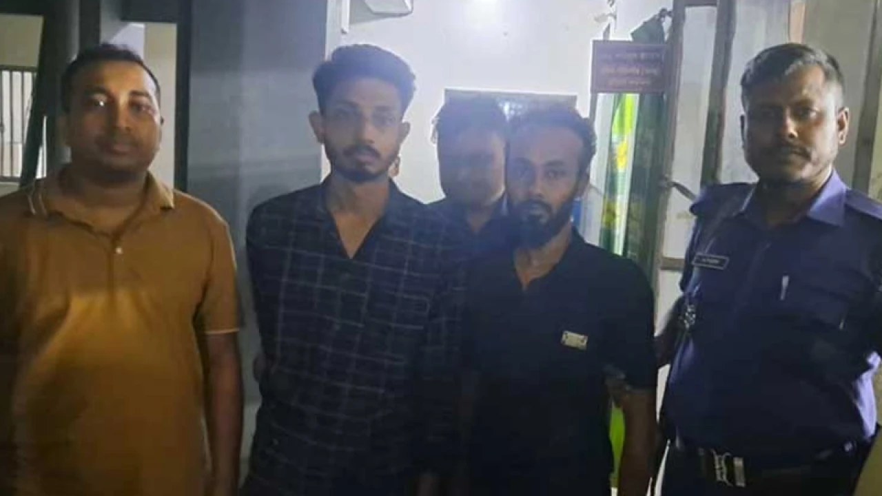 ঢাকার স্বর্ণ চুরি মামলায় চুয়াডাঙ্গায় ২ যুবক গ্রেপ্তার