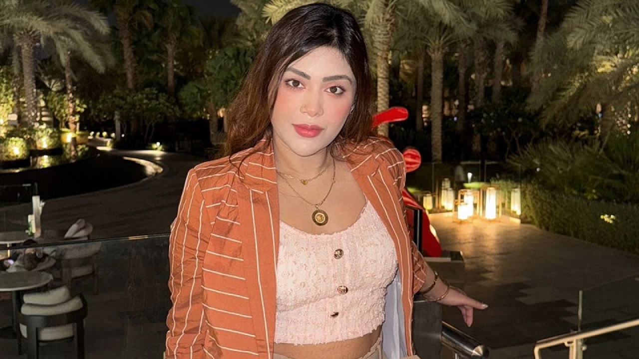 সম্মান ধরে রাখতে যে কাজ করলেন নায়িকা মিষ্টি জান্নাত