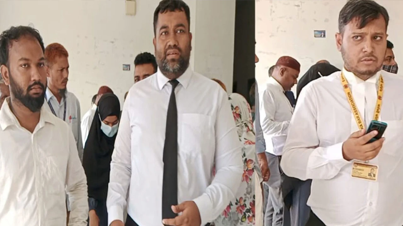 আদালতে তিন সাংবাদিককে হেনস্তা, কারাগারে পাঠানোর হুমকি