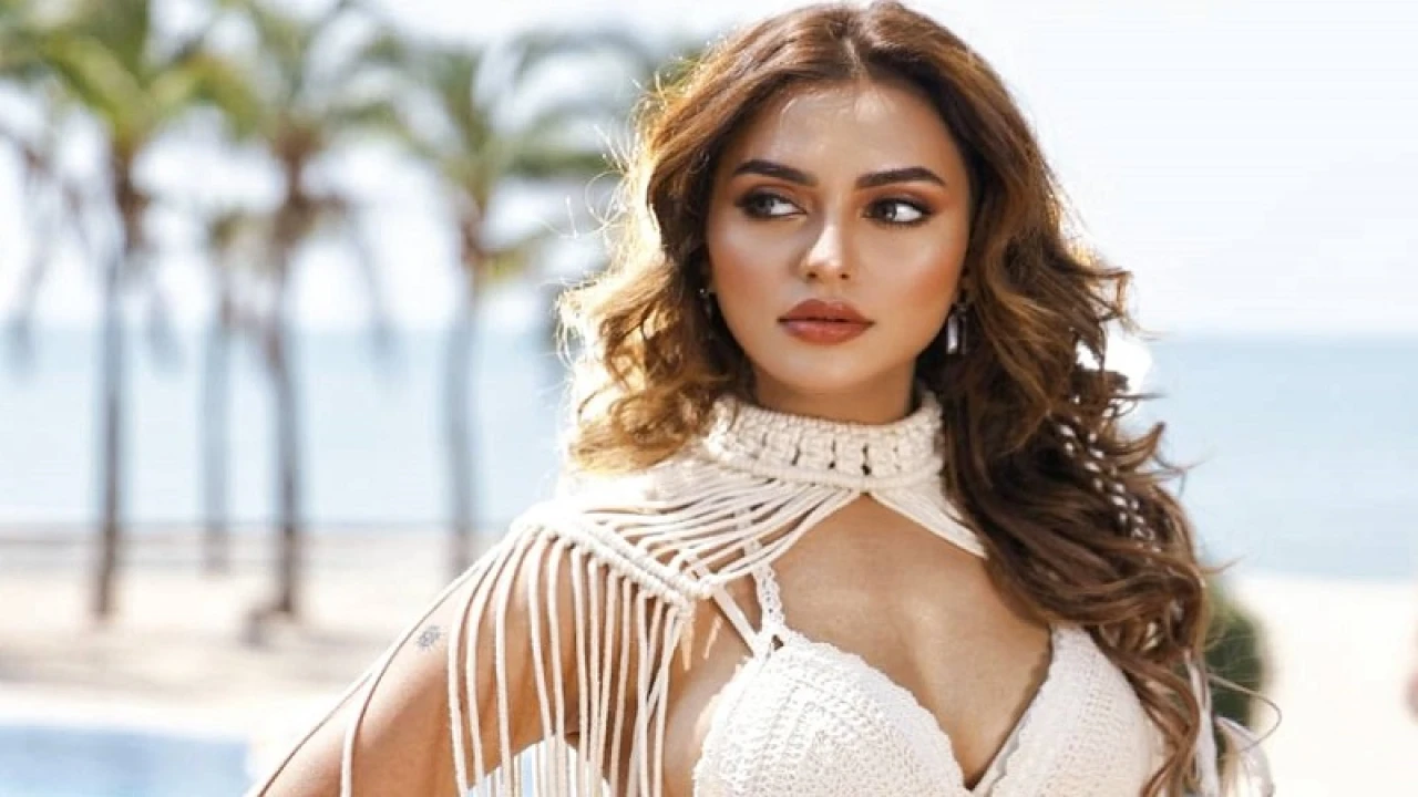 সুখবর দিলেন নুসরাত ফারিয়া