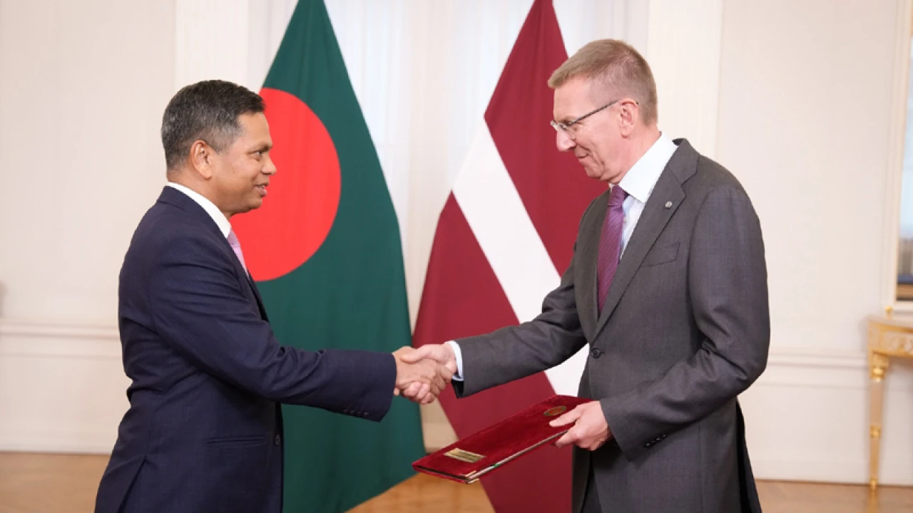 ইইউ বাজারে সুযোগ বাড়ছে: রিগায় কূটনৈতিক সম্পর্ক জোরদারের আলোচনা