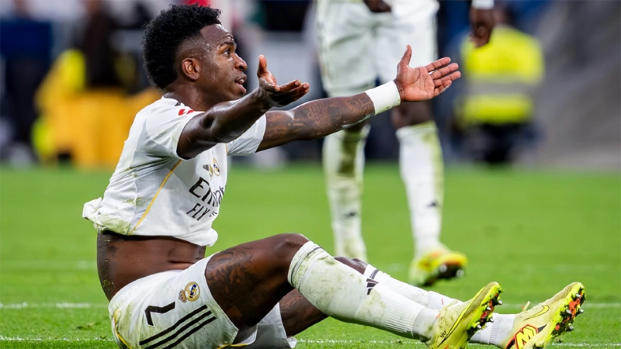 ক্লাসিকোর ঘটনায় ক্ষমা চাইলেন ভিনিসিয়ুস