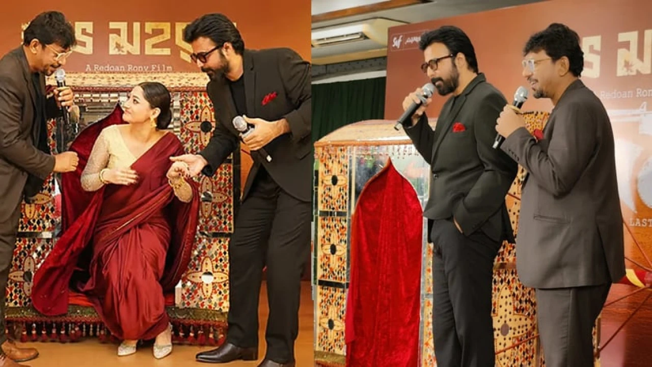 পালকিতে এলেন পূজা, বরণ করলেন চঞ্চল ও নিশো