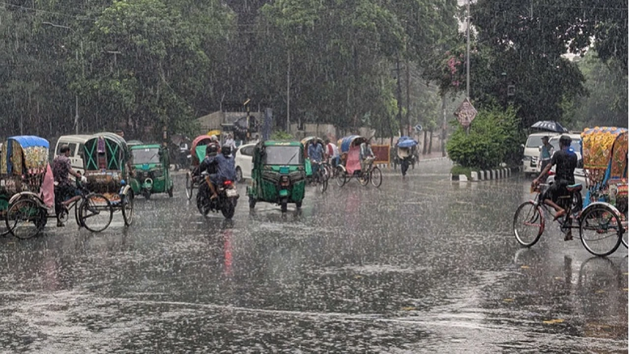 ঢাকায় বৃষ্টির আভাস, অপরিবর্তিত থাকবে তাপমাত্রা