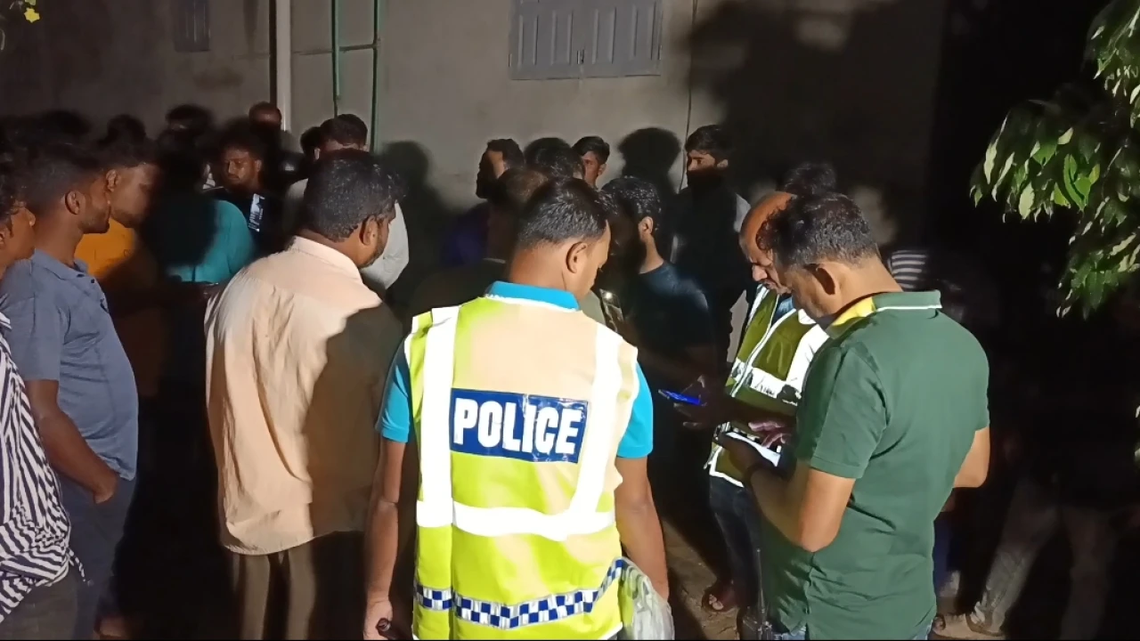 তালাবদ্ধ গুদামে মিলল কাঠমিস্ত্রির অর্ধগলিত মরদেহ