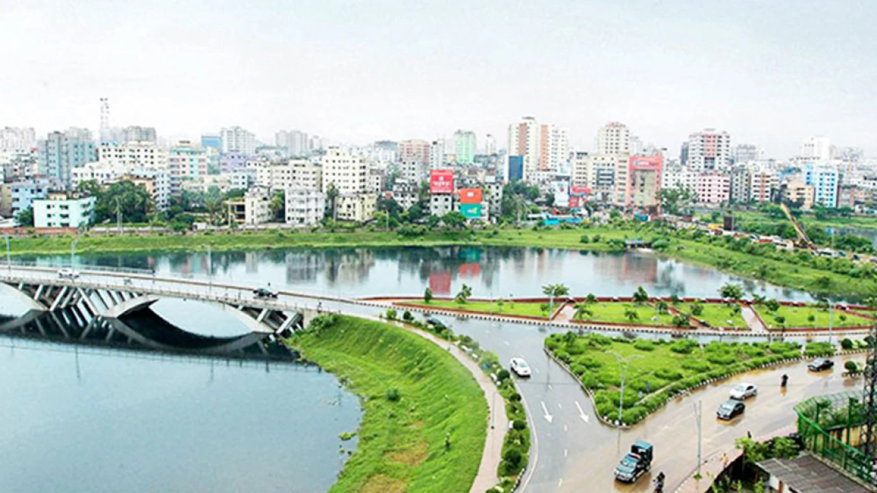 ছুটির দিনে ঢাকার বাতাস ‘সহনীয়’