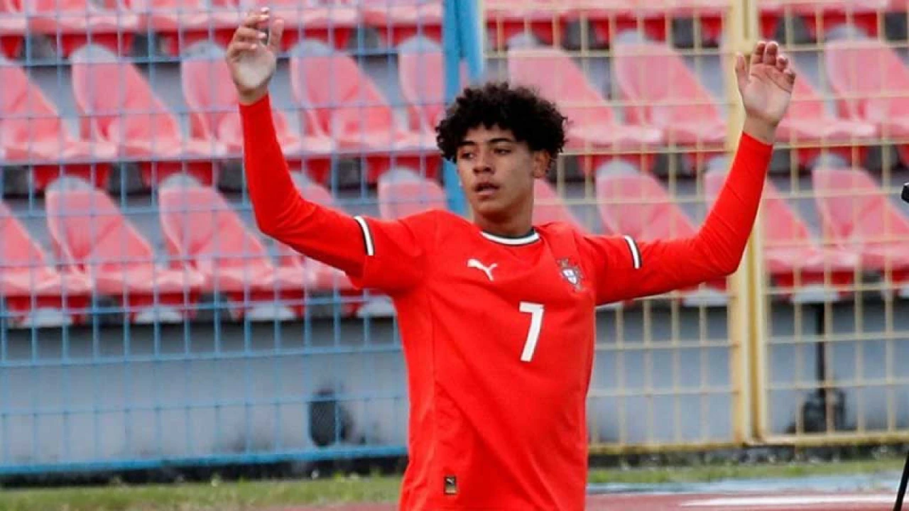 বাবার পথে রোনালদো জুনিয়রের নতুন অধ্যায়