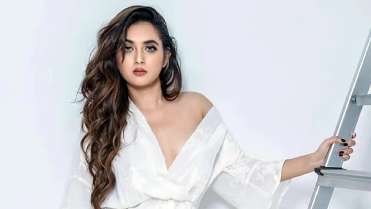 ৫ বছর পর নতুন সিনেমায় বৃষ্টি