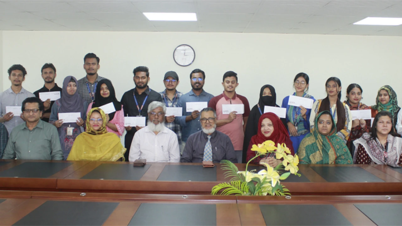 ইউআইটিএসের ‘ফয়জুর রহমান চৌধুরী বৃত্তি’ প্রদান