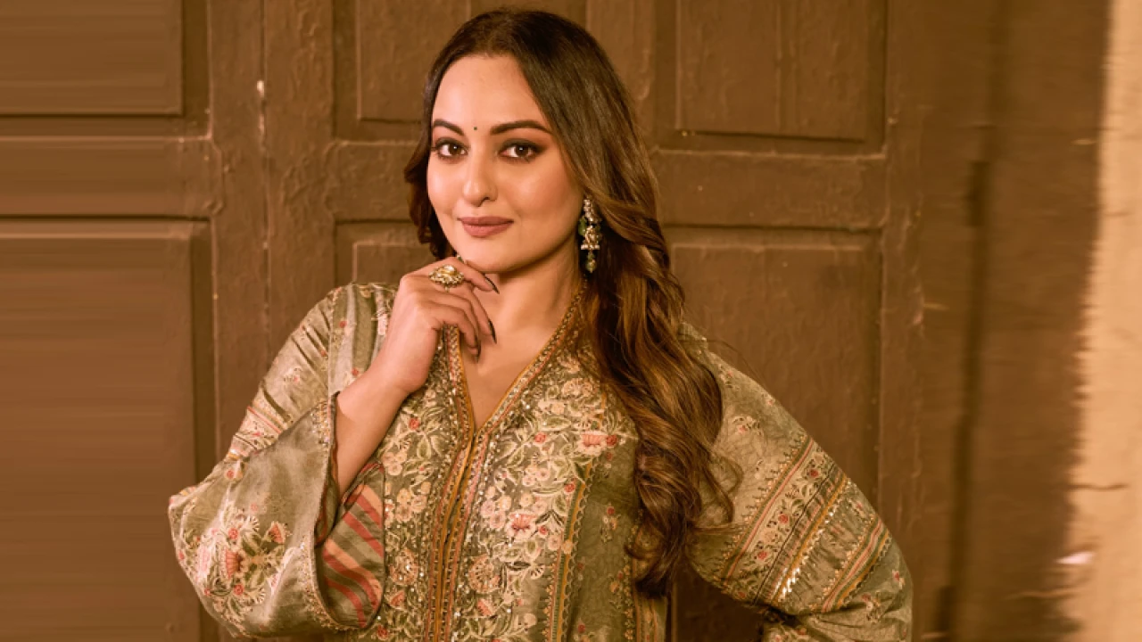 ওজন কমিয়েও কটাক্ষের শিকার সোনাক্ষী