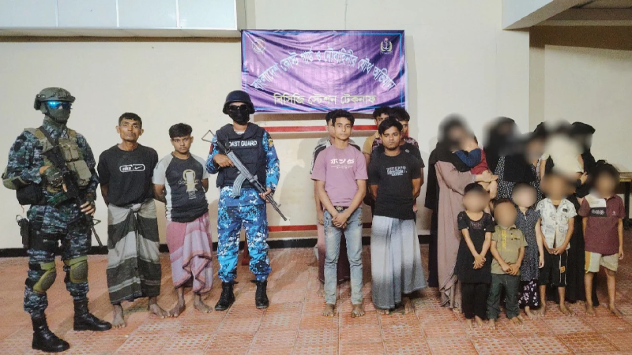 টেকনাফে যৌথ অভিযানে নারী-শিশুসহ উদ্ধার ২৫