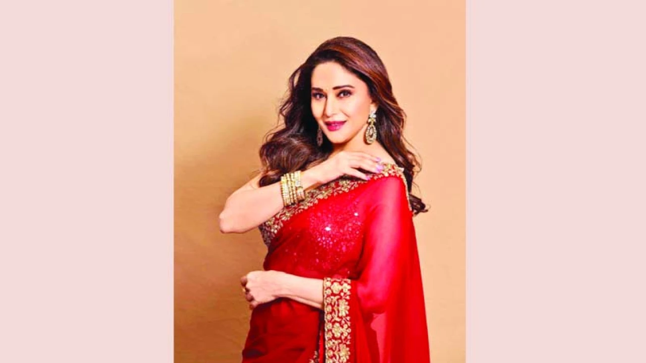 মাধুরীকে বয়কটের দাবি