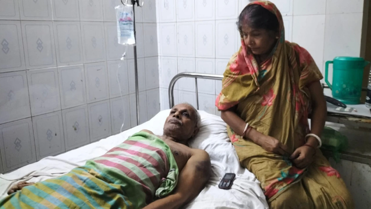 রাজবাড়ীতে স্কুল শিক্ষককে রড-হাতুরী দিয়ে পিটিয়ে আহত