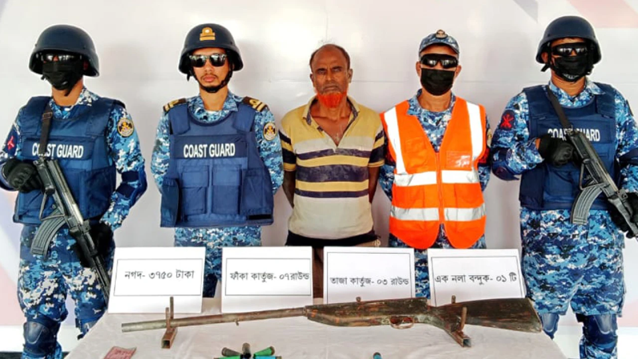 অস্ত্র-গোলাবারুদসহ ‘দুলাভাই বাহিনীর’ সদস্য আটক