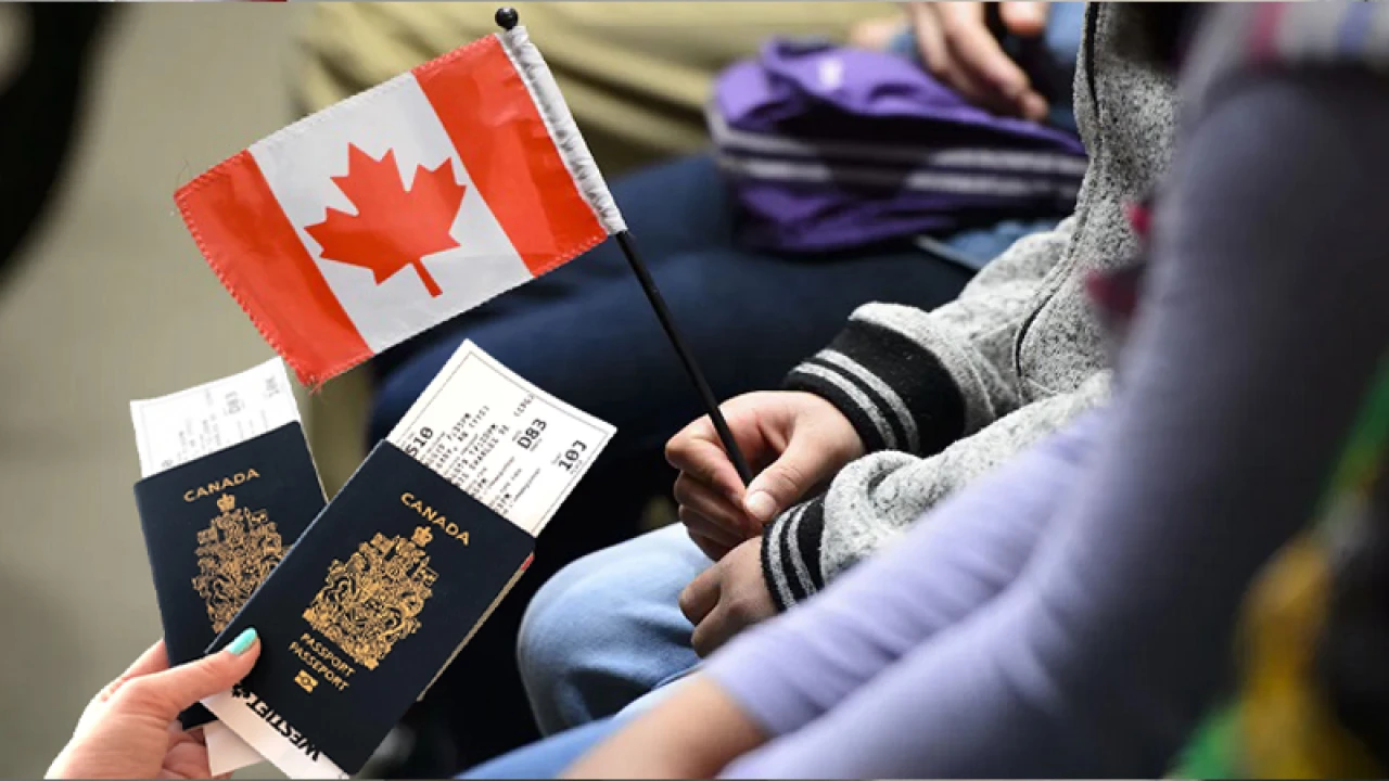 শিক্ষার্থীদের জন্য ভিসা কঠিন করছে কানাডা