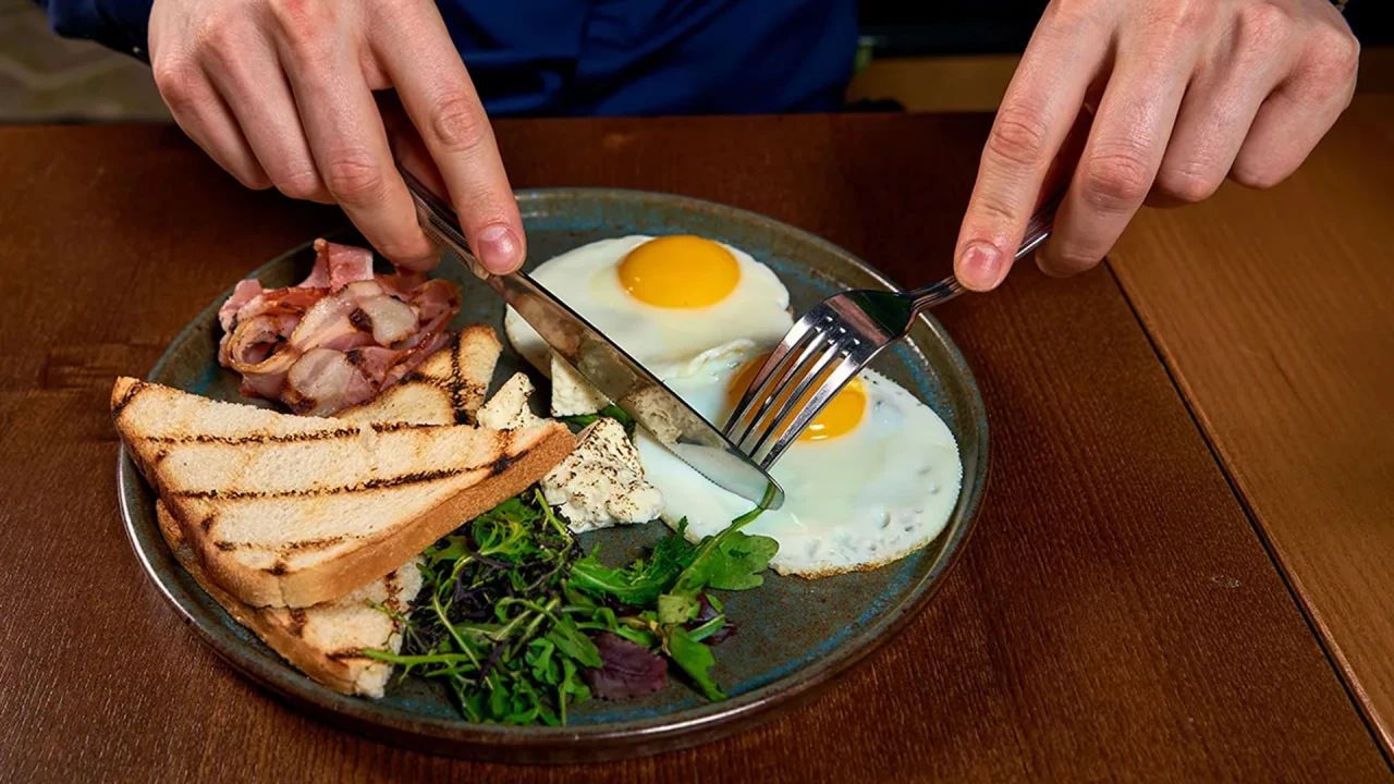 ডিমের পুষ্টিগুণ বাড়াতে সঙ্গে খান এই ৫ খাবার