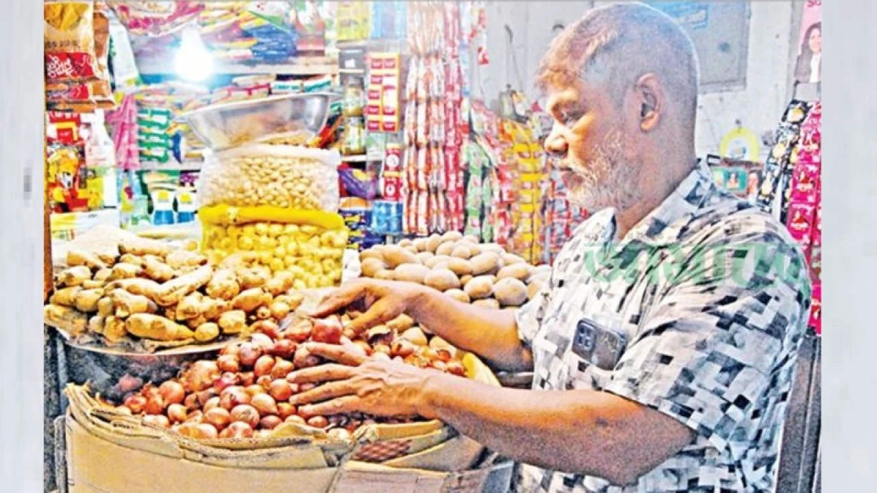 সবজির বাজার নিম্নমুখী, ঊর্ধ্বে ছুটছে পেঁয়াজ