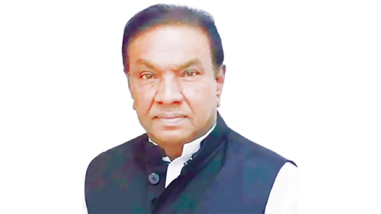 সাবেক এমপি সাদেক খানের ১২ ব্যাংক হিসাব অবরুদ্ধের আদেশ