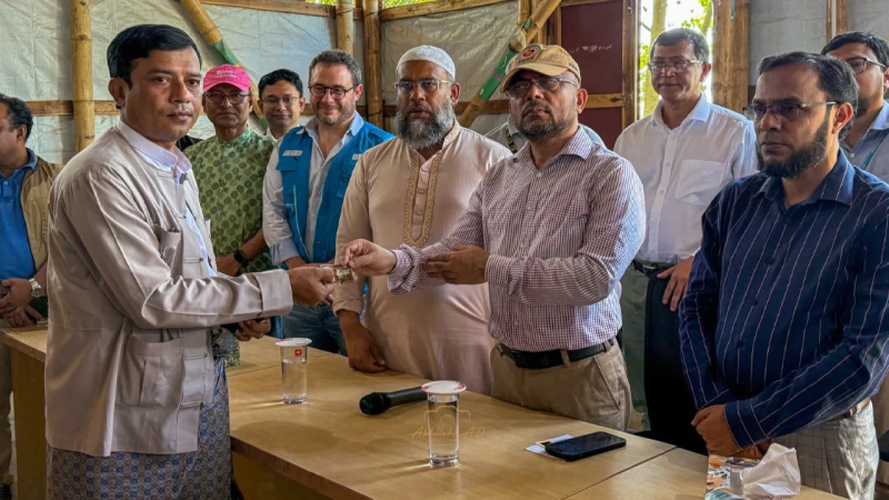 রোহিঙ্গাদের বৈধভাবে দেওয়া হচ্ছে সিম কার্ড