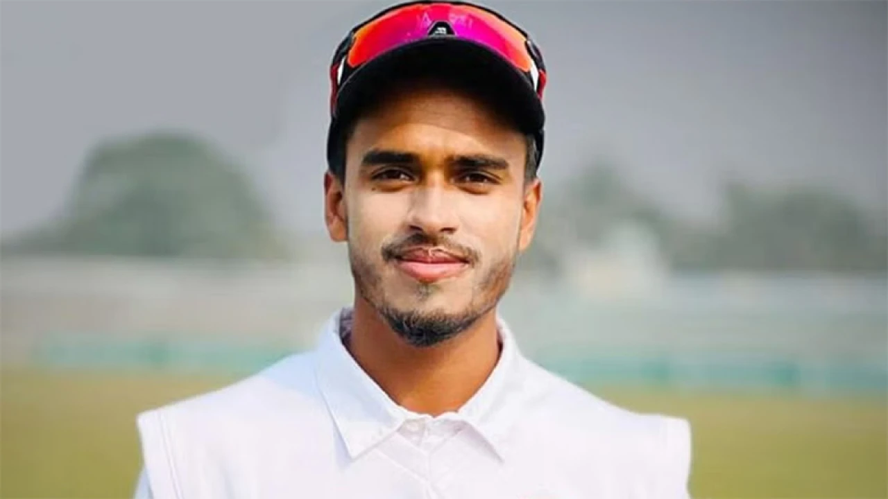 অভিষেকেই উইকেট পেলেন হাসান মুরাদ