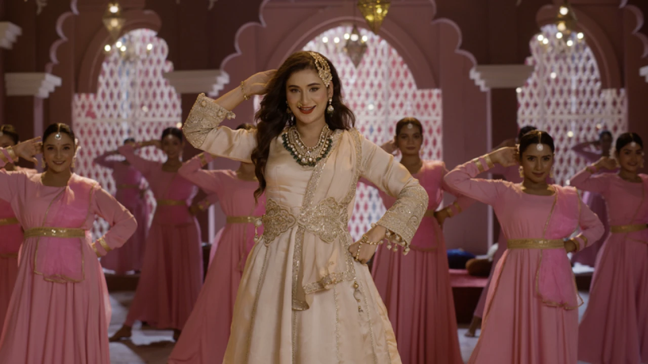 বিয়ের আসর মাতাতে এলো ‘মাইয়া’