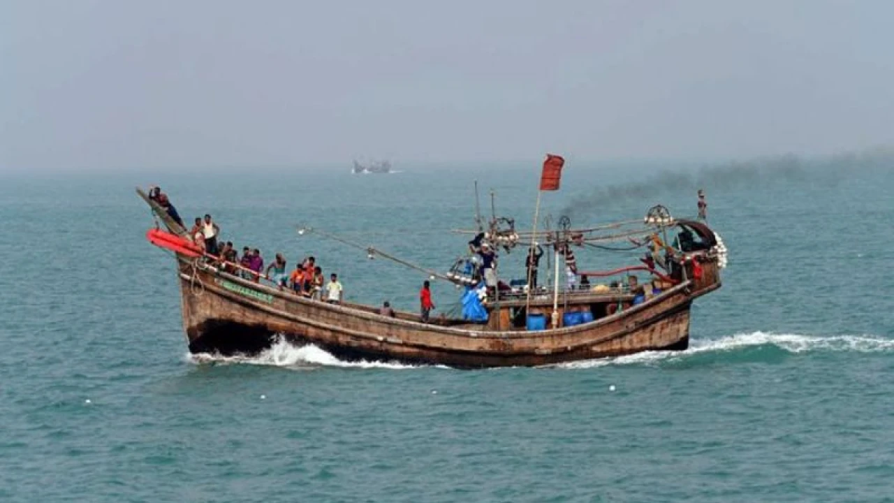 আরও ১৩ জেলেকে ধরে নিয়ে গেল আরাকান আর্মি