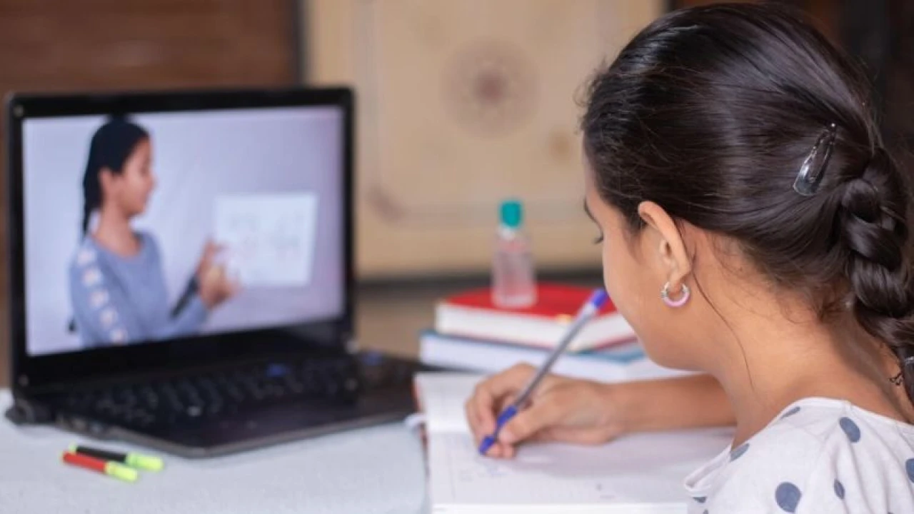 বিভিন্ন বেসরকারি বিশ্ববিদ্যালয়-স্কুলে অনলাইনে ক্লাস নেওয়ার সিদ্ধান্ত