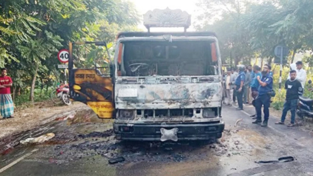 জাজিরায় চিনির ট্রাকে অগ্নিসংযোগ
