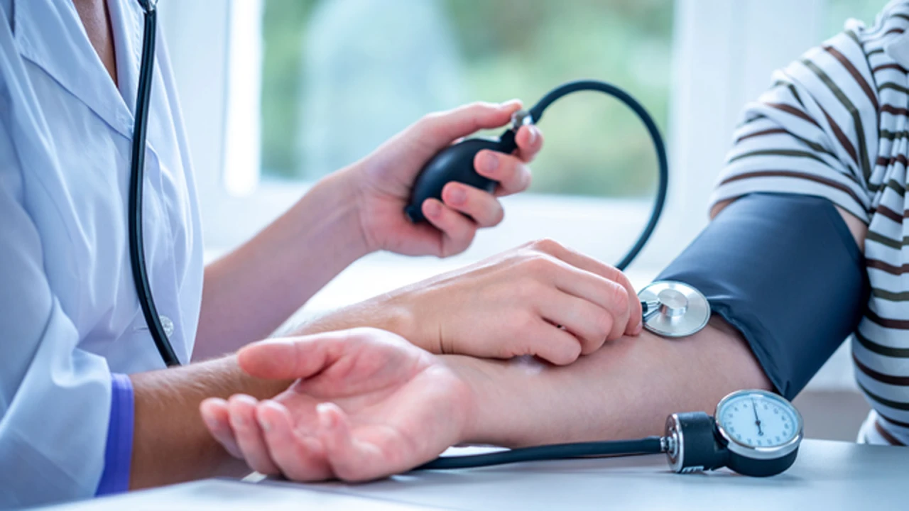 শীতে কেন বাড়ে রক্তচাপ?