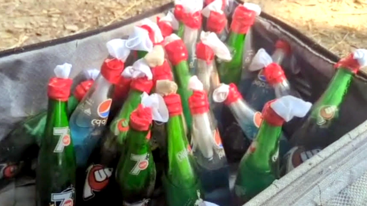 মহাসড়কের পাশ থেকে লাগেজভর্তি পেট্রলবোমা উদ্ধার