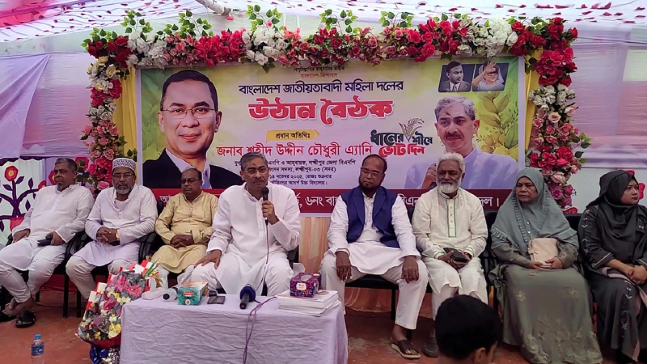 ‘টাকার বস্তা নিয়ে হাসিনা আত্মীয়দের আগেই ভাগিয়ে দিয়েছে’