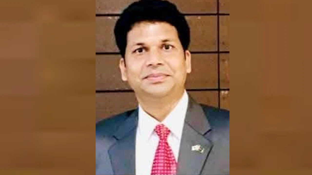 কুমিল্লার নতুন জেলা প্রশাসক রেজা হাসান 