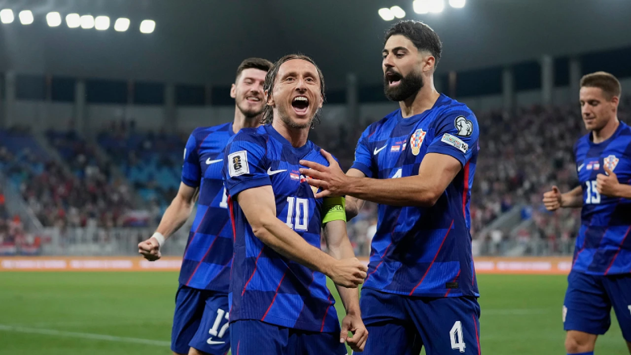 বিশ্বকাপের টিকিট কাটল ক্রোয়েশিয়া, দুয়ারে নেদারল্যান্ডস