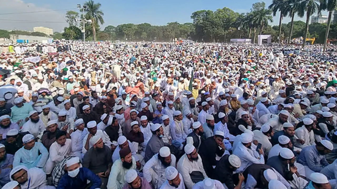 কানায় কানায় পূর্ণ সোহরাওয়ার্দী উদ্যান, খতমে নবুওয়ত মহাসম্মেলন চলছে