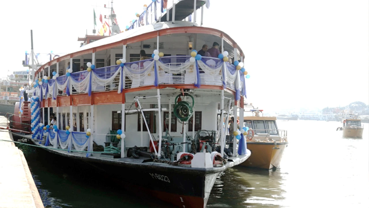 পর্যটনে যুক্ত হলো শতবর্ষী প্যাডেল স্টিমার