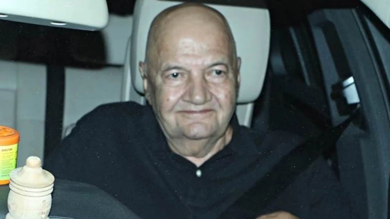 হাসপাতাল থেকে বাড়ি ফিরেছেন প্রেম চোপড়া