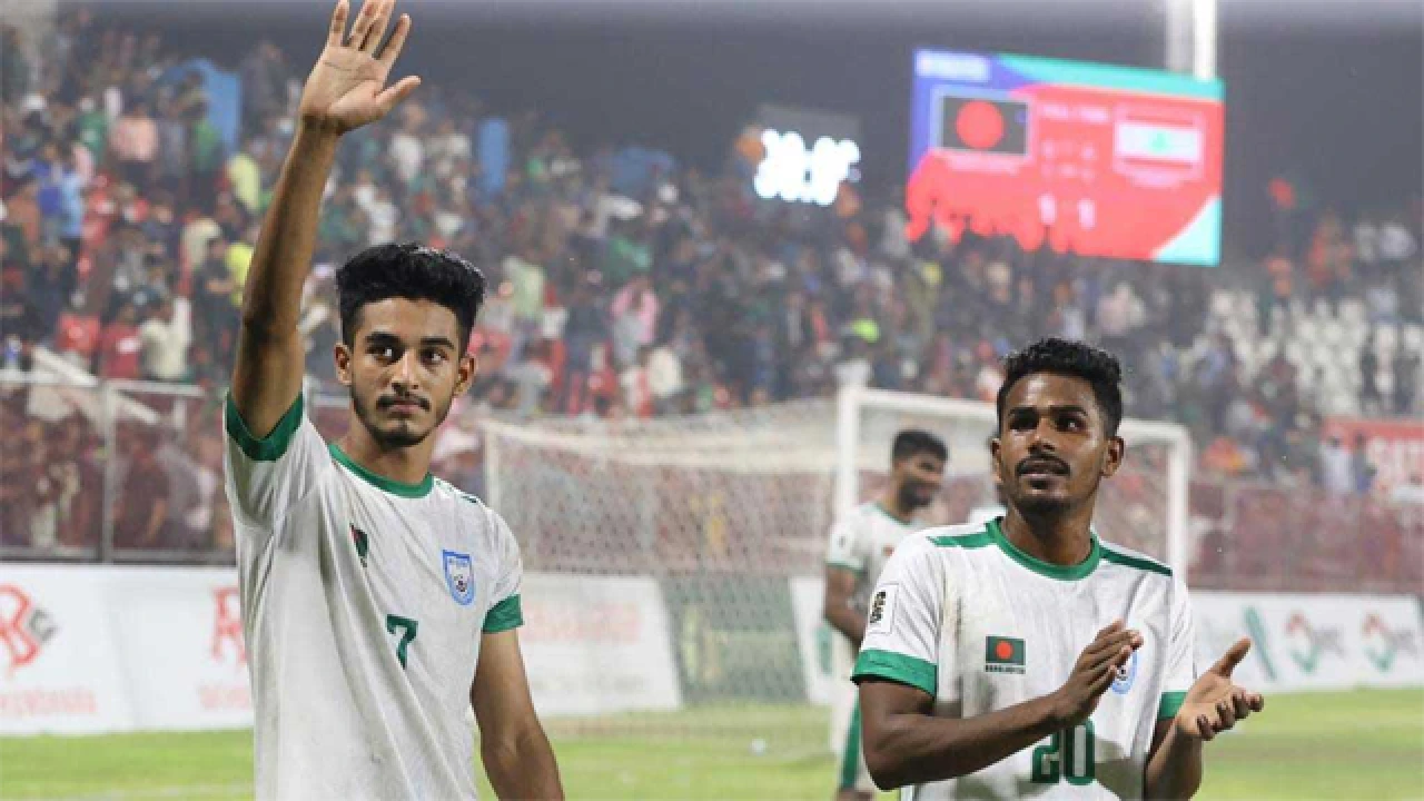 মোরসালিনের গোলে এগিয়ে থেকে বিরতিতে বাংলাদেশ