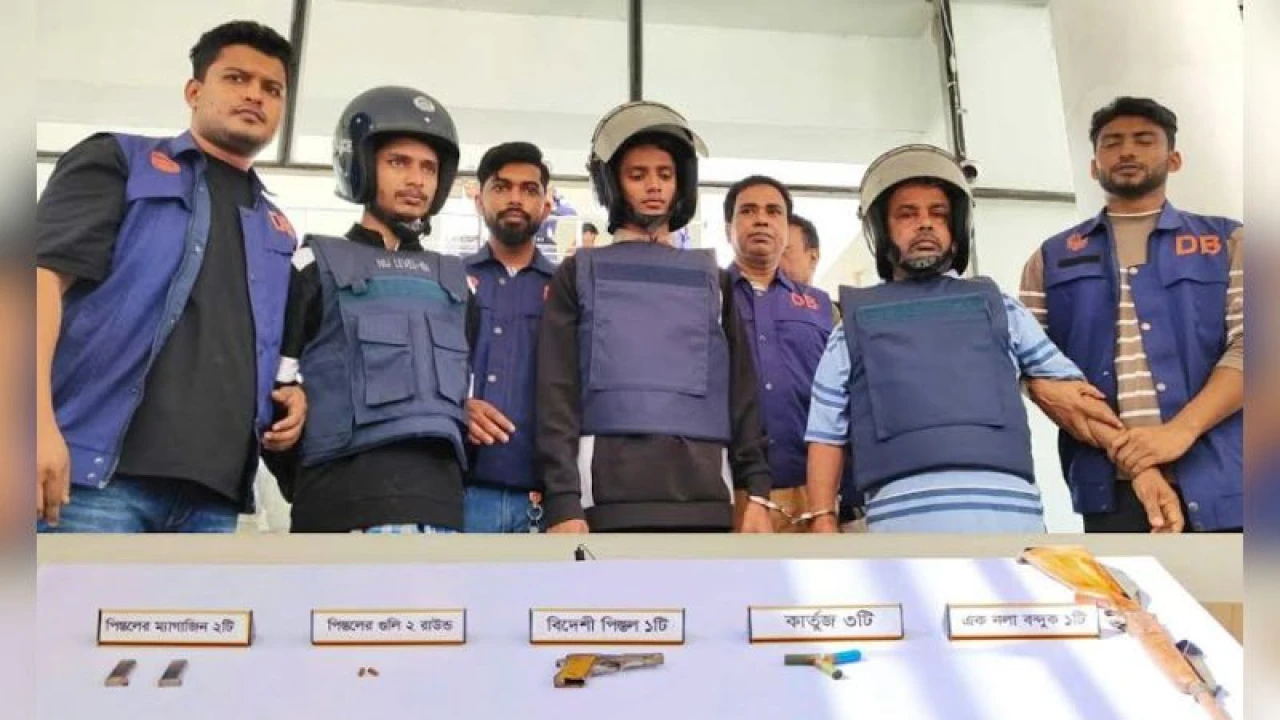 রাউজানে পিস্তল-গুলিসহ গ্রেপ্তার ৩