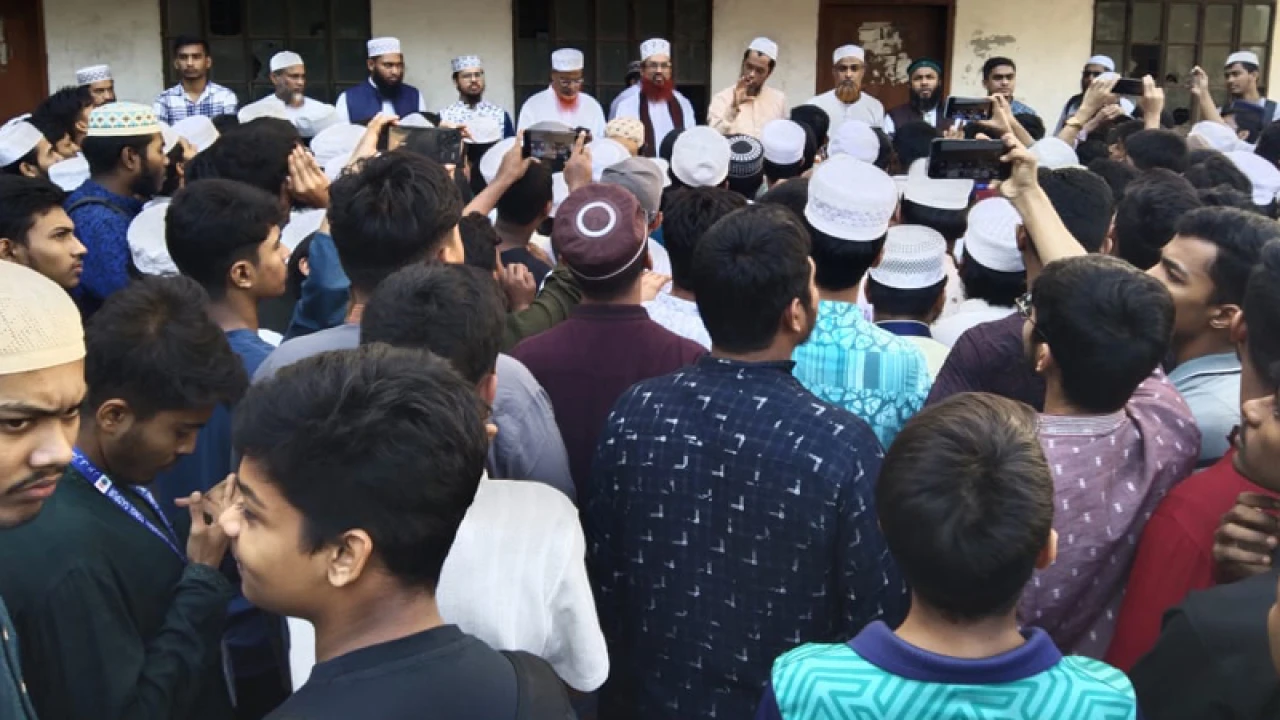 মাদরাসায় শিক্ষক বহিষ্কারকে ঘিরে উত্তেজনা, পরীক্ষা স্থগিত